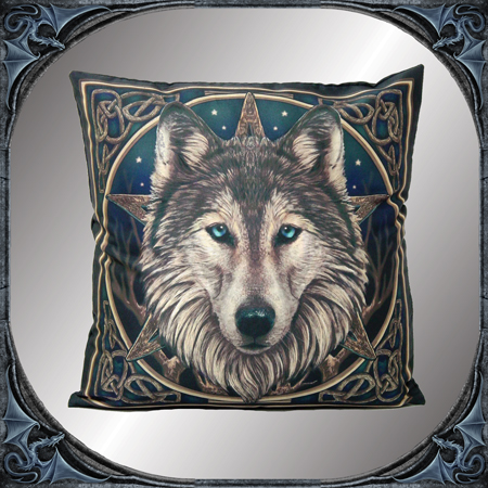 Wolf decorative cushion